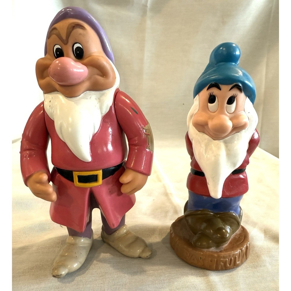 Vintage‎ Disney Snow White and The Seven Dwarfs Grumpy  & Bashful Rubber Figures